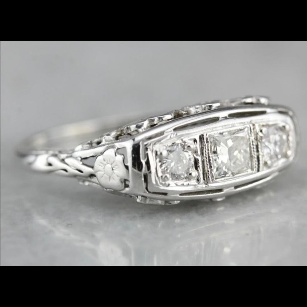 Sterling Silver Filigree Three-Stone White Diamond Ring